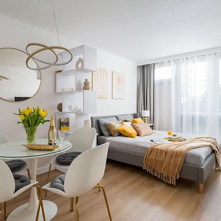 Gold Premium Central Suite 950 M To Central Station Parking Varsóvia Exterior foto