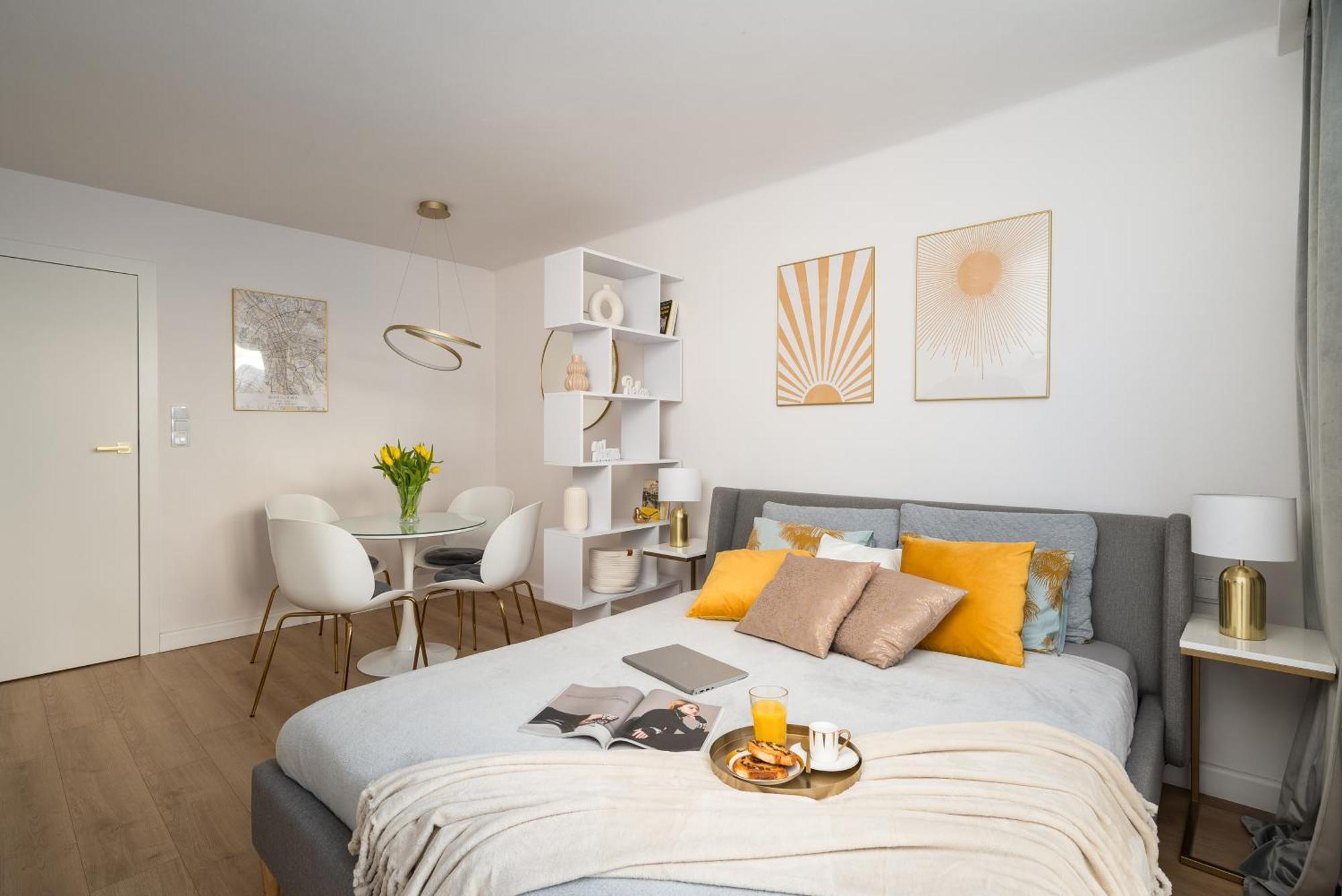 Gold Premium Central Suite 950 M To Central Station Parking Varsóvia Exterior foto
