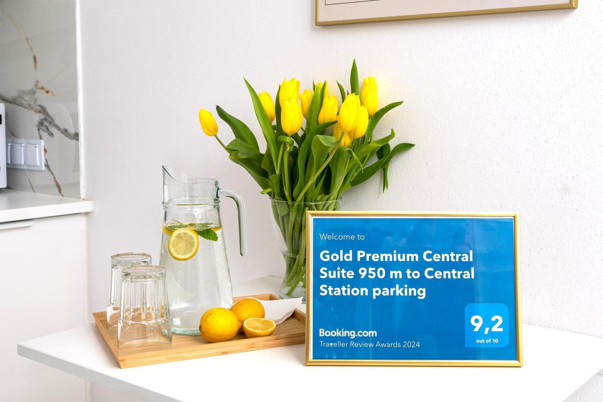 Gold Premium Central Suite 950 M To Central Station Parking Varsóvia Exterior foto